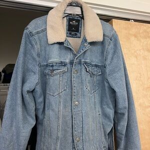 Sherpa Lined denim jacket. XL hollister